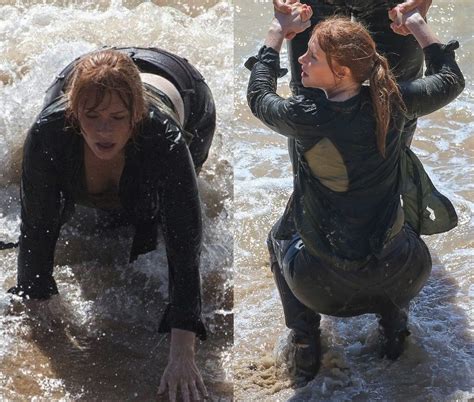 Bryce Dallas Howard sexy thicc body all wet : r/celebJObuds