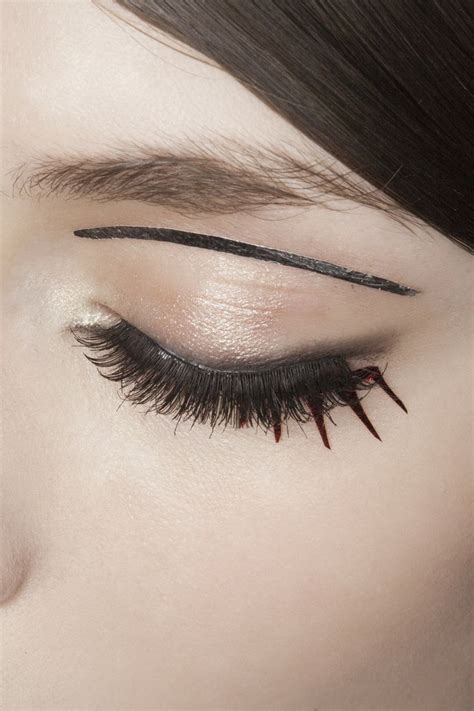 False eyelashes