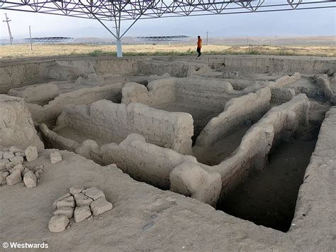 Sarazm - a proto-urban archaeological site - Westwards