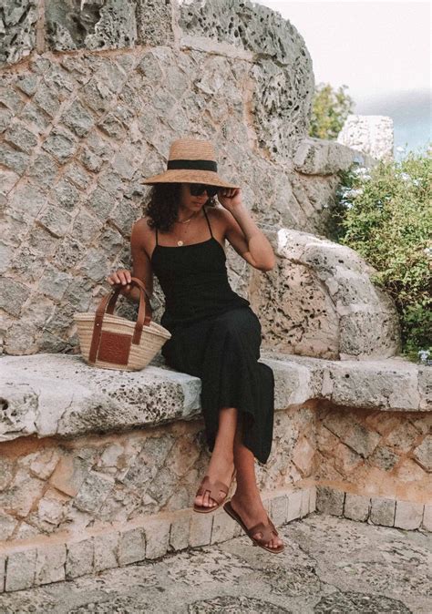 tricks   wearing black  summer chic  comfortable  chic