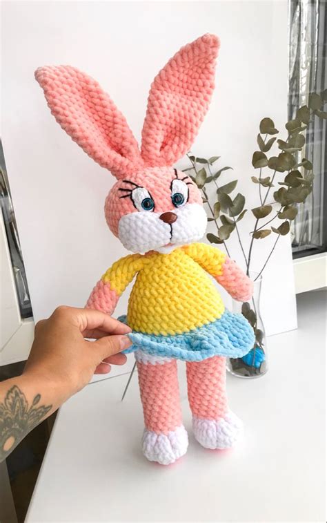Длинноухий заяц Зайка Бэбс Банни крючком | Crochet patterns, Crochet ...