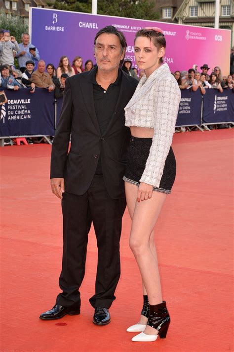 Laura vandervoort lifestyle age height weight family wiki net worth