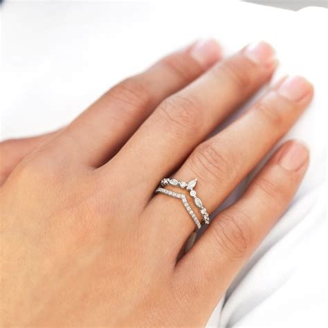 trendy diamond engagement set  white gold klenota
