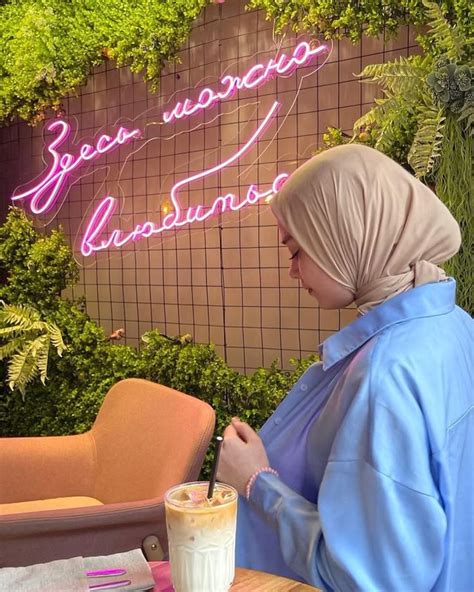 Pin by E ️G Məmmədyarlı on Hijab art | Friend poses photography ...