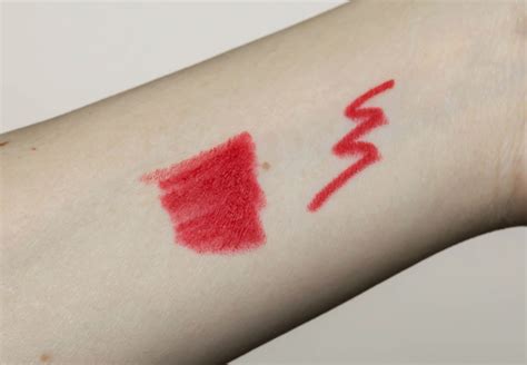 Гелевый карандаш для губ Lamel Professional Long lasting gel lip liner ...