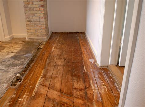 How To Deal With Water Damage On Hardwood Floors - Flooring Designs