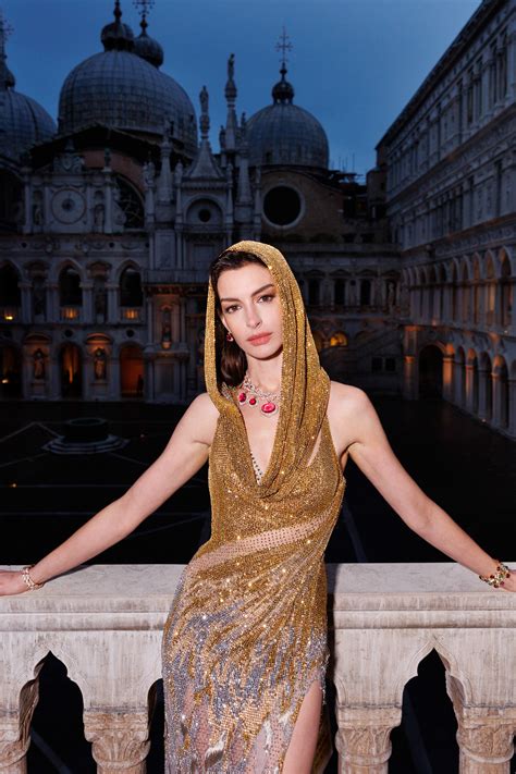 Anne Hathaway Is Back In Her Haute Hoods In Venice | British Vogue