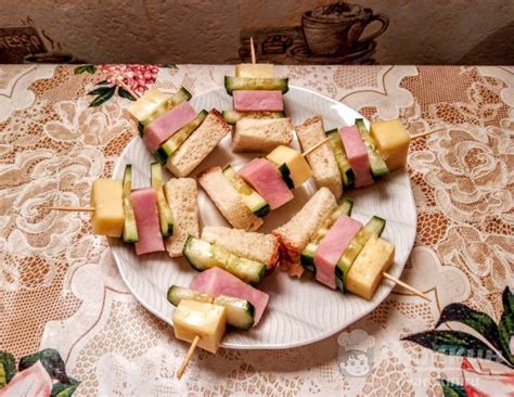 Канапе с ветчиной и малосольным огурцом рецепт пошаговый с фото ...