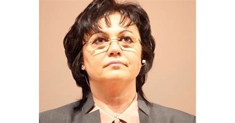 Нинова изрази съболезнования към близките на загиналите в Санкт Петербург