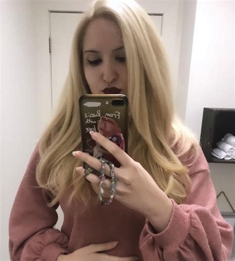 Elly Clutch (@ellyclutchh) : r/sexyhair