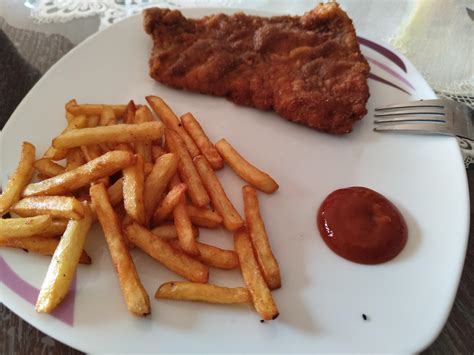 Schnitzel von der Oma. Bitte um Urteil. : r/SchnitzelVerbrechen