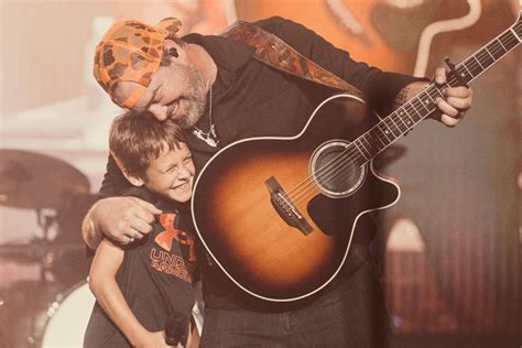 WATCH: Lee Brice and 9-Year-Old Son, Ryker Share The Stage For Heartwarming Duet - Country Now