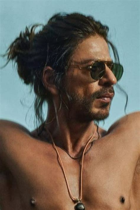 SRK’s Bio, Age, Relationships, Latest Buzz, Photos & Videos