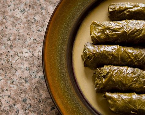 how to pronounce dolmades