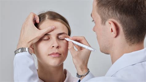 average net worth of plastic surgeon