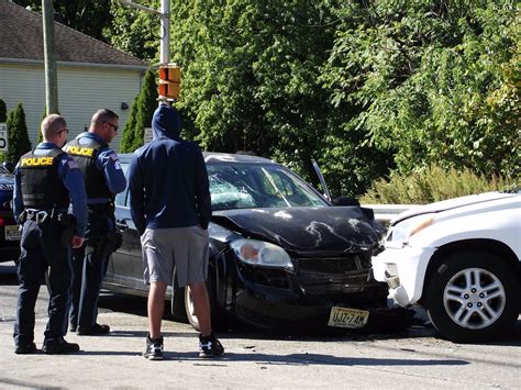 Glen Rock and Hawthorne Police respond to head on collision at the