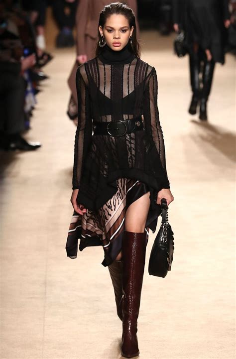 ***Collection ROBERTO CAVALLI - Winter 2019 - MILAN*** | Roupas