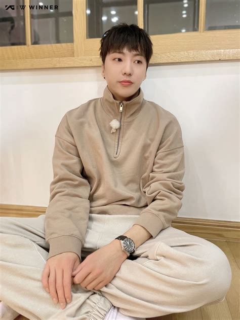 KANG SEUNG YOON (강승윤)