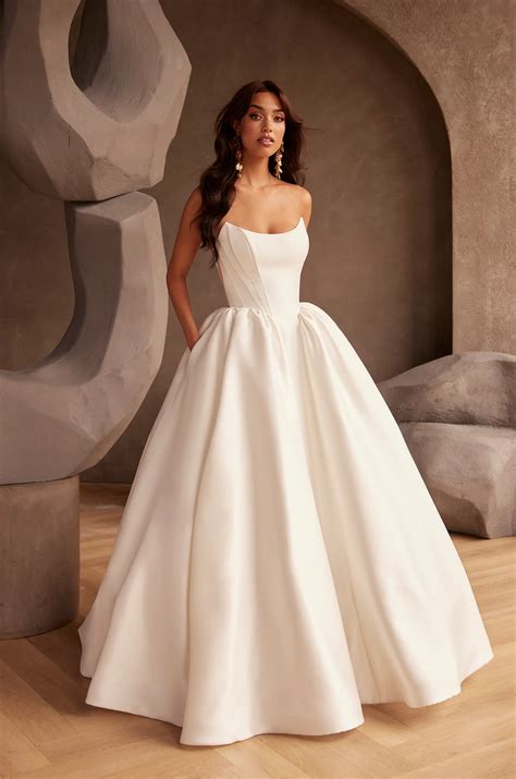 Paloma Blanca P5130 - Vows Bridal