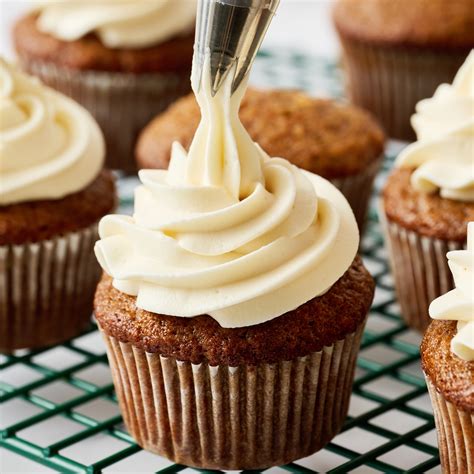Easy Cream Cheese Frosting Recipe - Handle the Heat