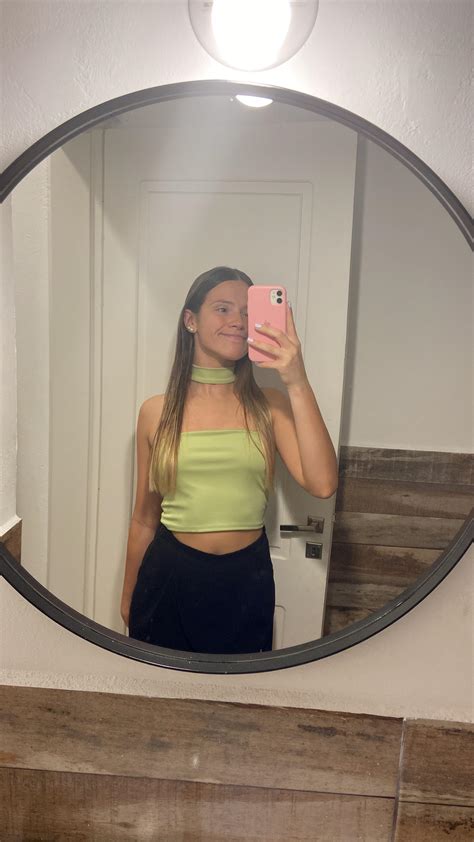 Do you dare to let yourself be seduced by my charm - Sexy