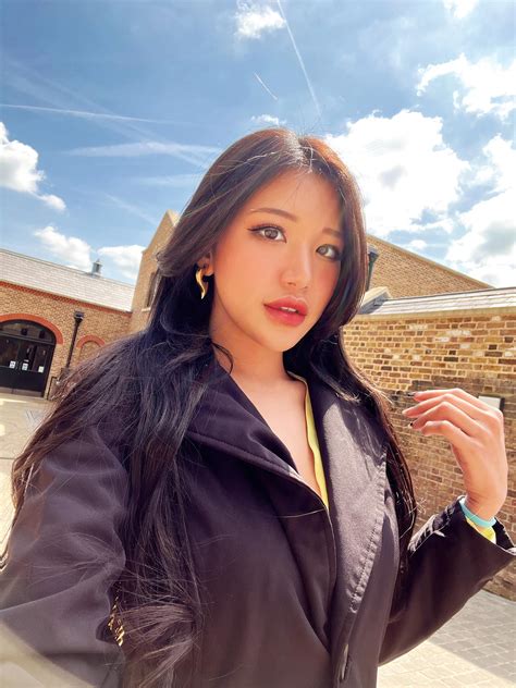 誓言转型退出OnlyFans！ Ms Puiyi进军演艺圈“把衣服一件一件穿回来” - 娱乐 - 佳礼资讯网