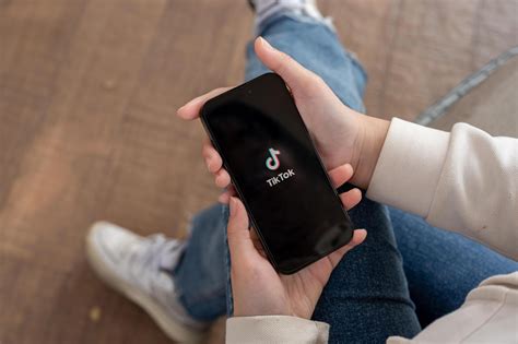 People are sharing DIY hacks using huge packing boxes on TikTok 19