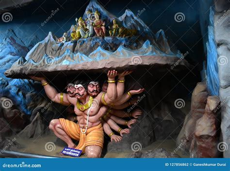 Murudeshwar Cave Museum, Karnataka, India: August 25,2018: Ravana King of Lanka Prayed and ...