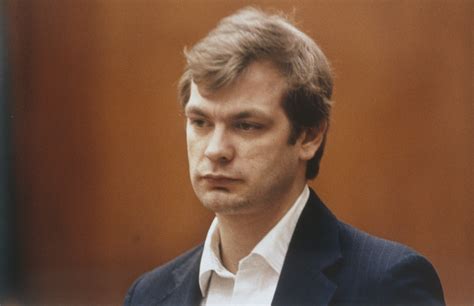 Jeffrey Dahmer Crime Scene Photos: Expert Analysis Uncovers Hidden Clues Image 4