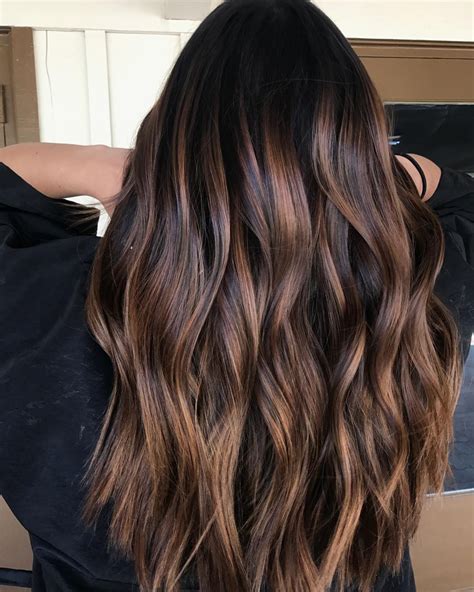 60 Hairstyles Featuring Dark Brown Hair with Highlights for 2024