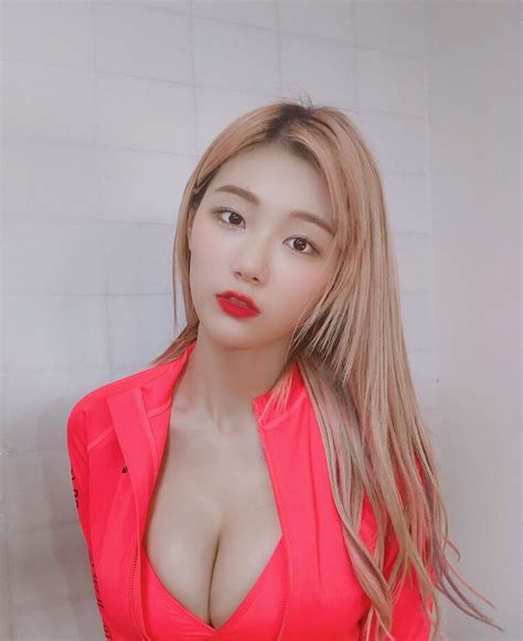 빛베리 Berry🍓 on Instagram: “#아레나코리아 @arena_korea 2019년 신상 #아레나수영복 👙 제가 입은 ...