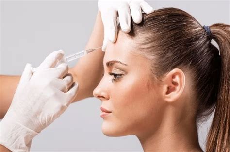 Картинка уколы ботокса стоит ли делать | Botox, Botox injections ...
