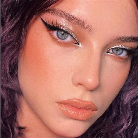 simple makeup looks for a black dress 2