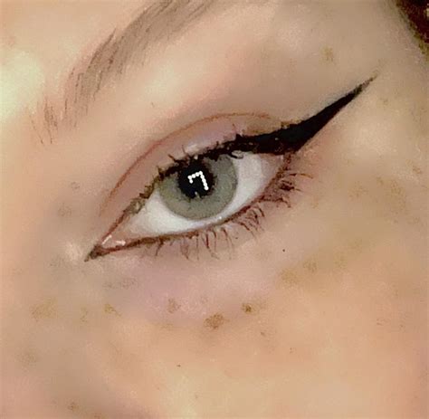 classic fox eyeliner : r/MakeupAddiction