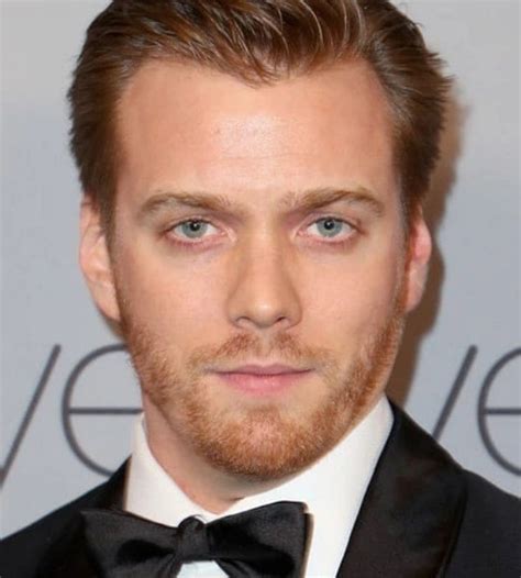 Jake Abel Age, Net Worth, Wife, Family, Height and Biography - TheWikiFeed