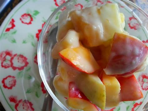 Salada de Frutas com Iogurte - Doce e Descomplicado