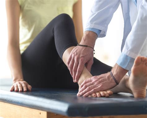 article    difference   sprain   strain