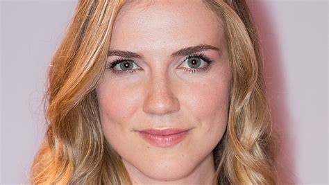 Sara Canning Discusses How She Prepares For Horror Movie Scenes - Exclusive
