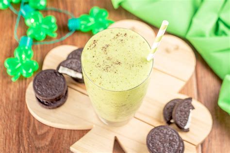 McDonald’s Oreo Shamrock McFlurry Fix + More Low-Calorie Recipes Inspired by the Shamrock Shake ...