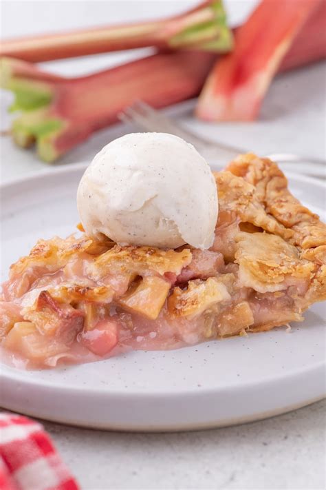 Rhubarb Pie - Amanda's Cookin' - Pies & Tarts