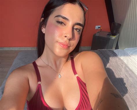 perfil modelo webcam ivanabell stripchat