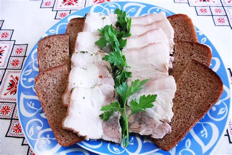 Сало в рассоле вкуснейший рецепт Вареное сало Сало варене в розсолі ...