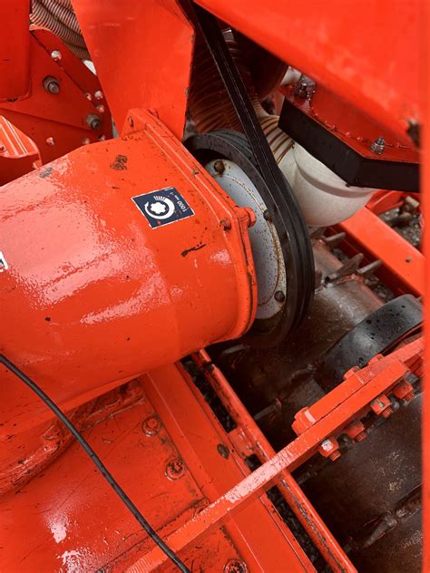 For sale used 2008 Kuhn Venta LC402& HR403D 4m 32 sfk coulters. | Boccasion