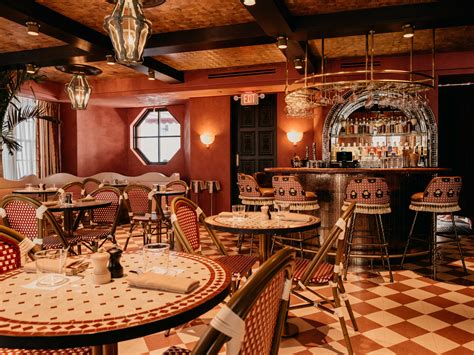 The 12 Best Bars In South Beach - Miami - The Infatuation