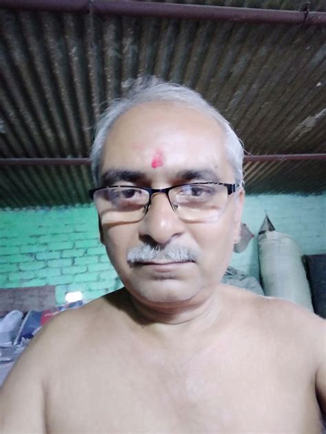 I am 57 years old honest man.. | Old man pictures, Guy pictures, Video