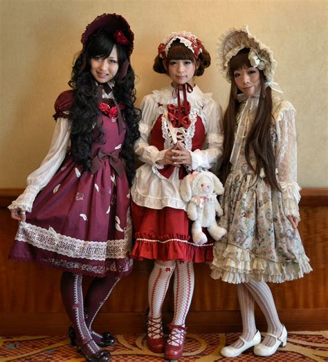 Lolita Fashion Clothes: Tips On How To Coordinate Your Own Style Lolita ...