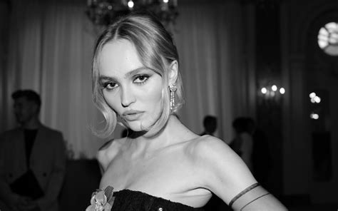 2560x1600 Resolution Lily Rose Depp Monochrome Photoshoot 2560x1600