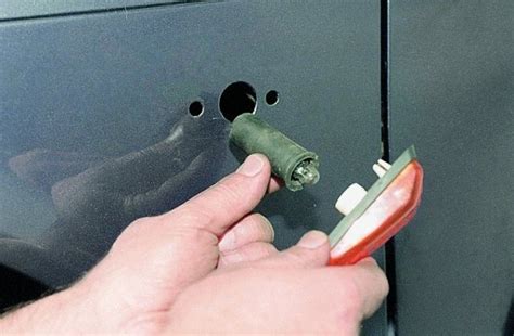 Замена повторителя поворота на ВАЗ 2108, ВАЗ 2109, ВАЗ 21099