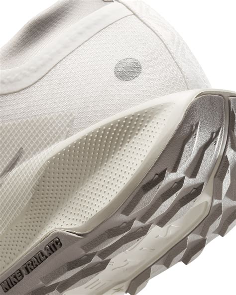 Pegasus Trail 5 GORE-TEX 'Summit White and Light Bone' (HQ7494-100