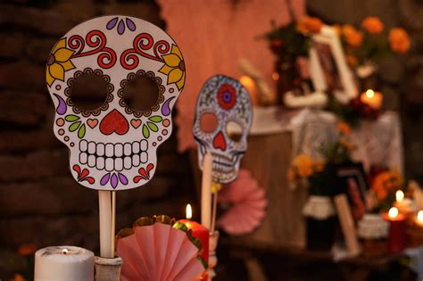how to pronounce day of the dead in spanish